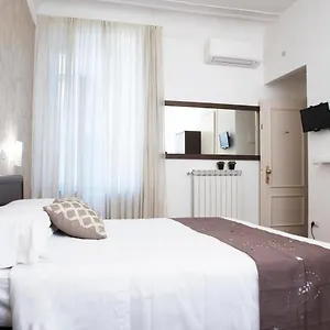 https://hotel-capri.it-romehotels.com